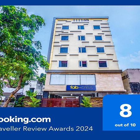 Fabhotel Rr Grand - Next To Trendset Mall 비자야와다 외부 사진