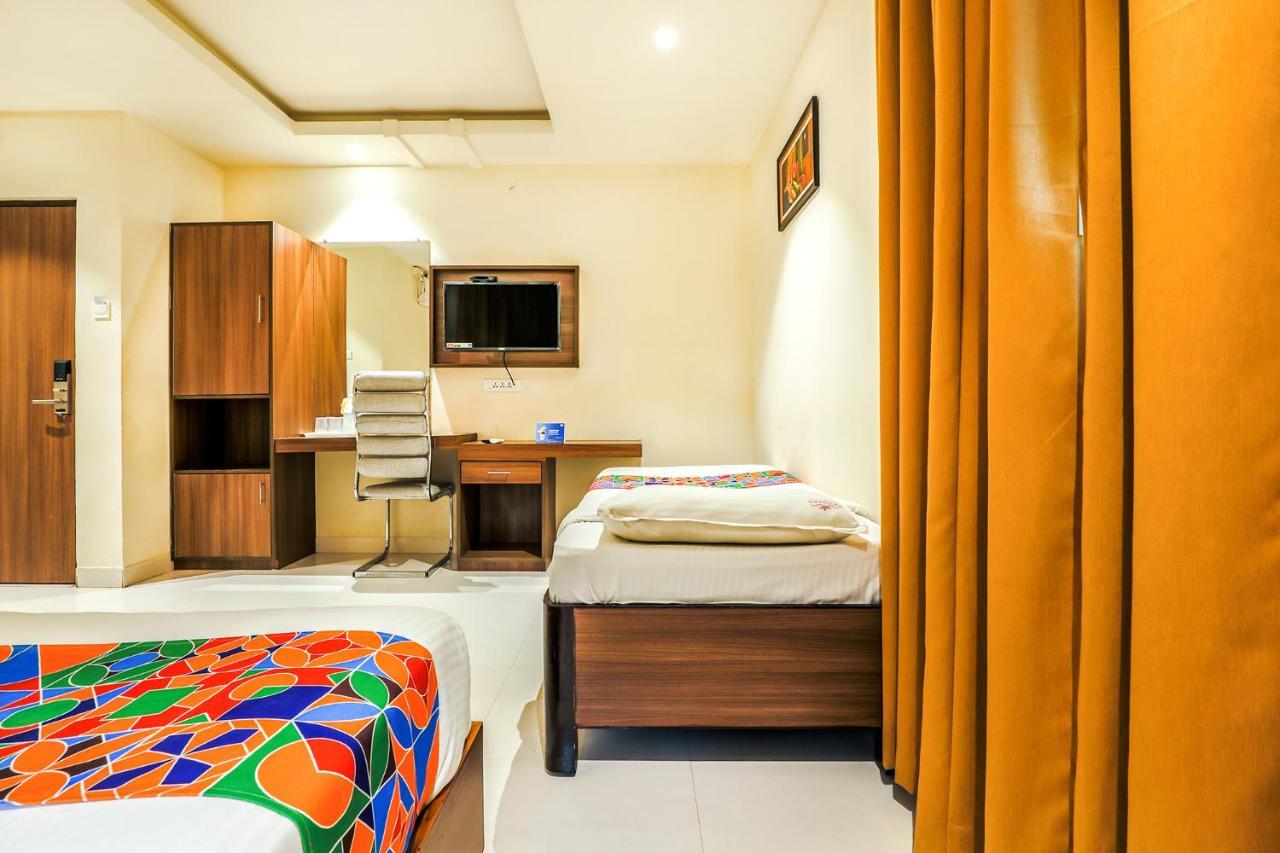 Fabhotel Rr Grand - Next To Trendset Mall 비자야와다 외부 사진