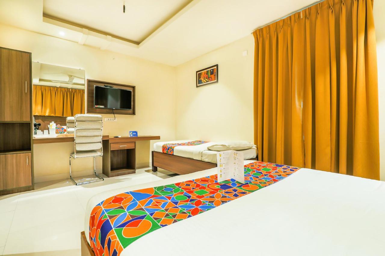Fabhotel Rr Grand - Next To Trendset Mall 비자야와다 외부 사진